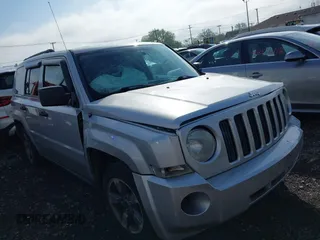 2008 Jeep Patriot Sport z VIN 1J8FF28W78D749498, wystawiony jako IAAI lot #42176034 z przebiegiem 154 625 mil mil oraz . Historia ofert i sprzedaży dostępna na DreamBid. Obrazek 1.