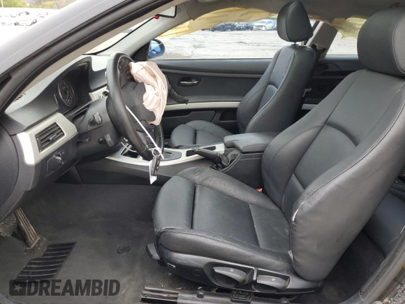 2008 BMW 3 Series 328xi z VIN WBAWV53538P078580, wystawiony jako Copart lot #52483785 z przebiegiem 121 613 mil mil oraz Nie do naprawy • Non repairable. Historia ofert i sprzedaży dostępna na DreamBid. Obrazek 7.