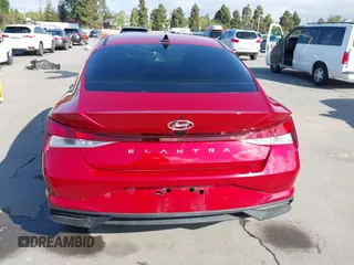 2023 Hyundai Elantra SEL z VIN KMHLM4AG3PU483700, wystawiony jako IAAI lot #42180524 z przebiegiem 9845 mil mil oraz . Historia ofert i sprzedaży dostępna na DreamBid. Obrazek 17.