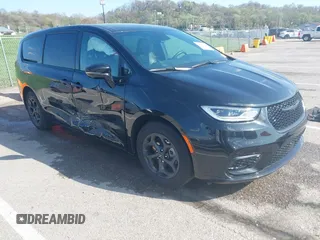 2022 Chrysler Pacifica Hybrid Limited z VIN 2C4RC1S74NR101568, wystawiony jako IAAI lot #41943124 z przebiegiem 43 644 mil mil oraz . Historia ofert i sprzedaży dostępna na DreamBid. Obrazek 1.