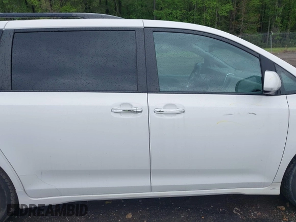 2019 Toyota Sienna LE Auto Access Seat с VIN 5TDKZ3DC0KS980821, выставлен на аукционе IAAI как лот 42000422 с пробегом 89 046 миль миль и . История ставок и продаж доступна на DreamBid. Изображение 14.