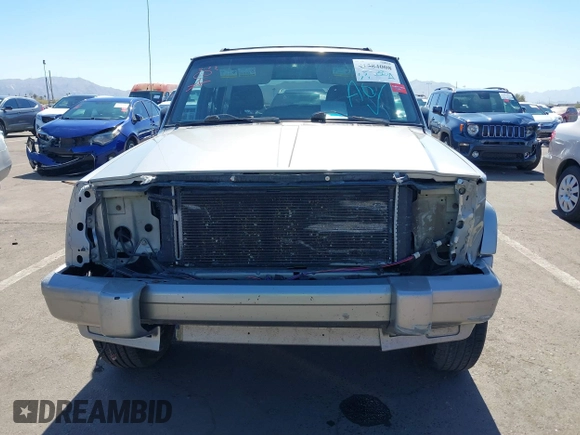 2000 Jeep Cherokee Classic with VIN 1J4FF58S5YL260331, listed as a IAAI auction lot 41584008 with 224,100 mi miles. Bid and sale history available at carsss.com. Image 13.
