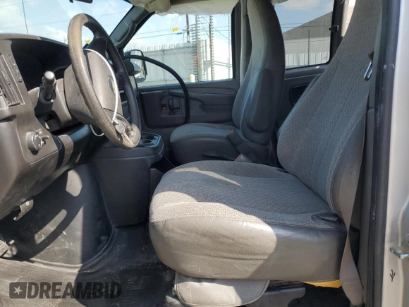 2014 Chevrolet Express Passenger LS z VIN 1GAWGPFG9E1185033, wystawiony jako Copart lot #44763045 z przebiegiem 185 883 mil mil oraz Szkoda całkowita • Salvage title. Historia ofert i sprzedaży dostępna na DreamBid. Obrazek 7.