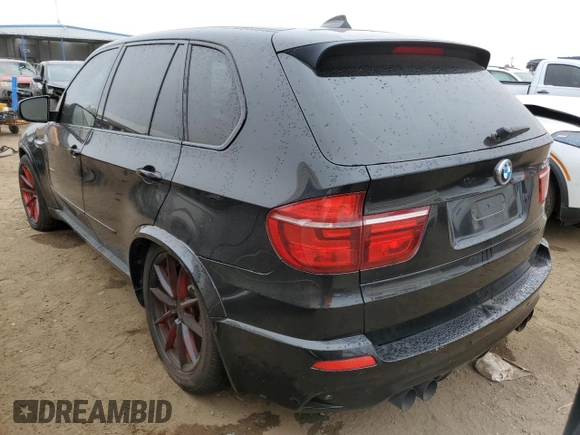 2013 BMW X5 M with VIN 5YMGY0C57DLL15713, listed as a Copart auction lot 63649584 with 0 mi miles and Salvage Title. Bid and sale history available at carsss.com. Image 2.