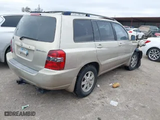 2006 Toyota Highlander w/3rd Row with VIN JTEDP21A560120381, listed as a IAAI auction lot 41077263 with 210,170 mi miles. Bid and sale history available at carsss.com. Image 4.