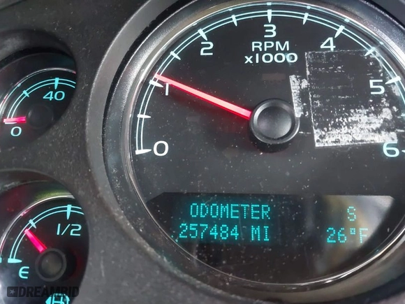 2014 Chevrolet Suburban LT with VIN 1GNSKJE79ER112014, listed as a IAAI auction lot 41384706 with 257,484 mi miles. Bid and sale history available at carsss.com. Image 7.