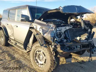 2024 Ford Bronco Outer Banks with VIN 1FMDE8BH3RLA99621, listed as a IAAI auction lot 40978474 with 4,002 mi miles. Bid and sale history available at carsss.com. Image 6.
