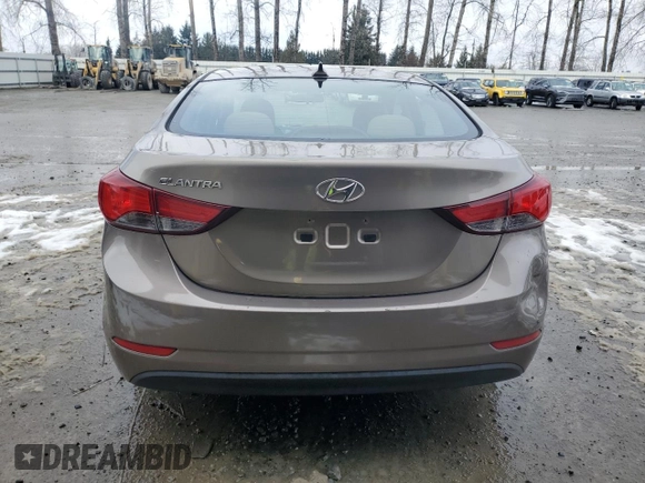 2016 Hyundai Elantra SE z VIN 5NPDH4AE2GH708016, wystawiony jako Copart lot #43999565 z przebiegiem 118 026 mil mil oraz Czysty tytuł • Clean title. Historia ofert i sprzedaży dostępna na DreamBid. Obrazek 6.