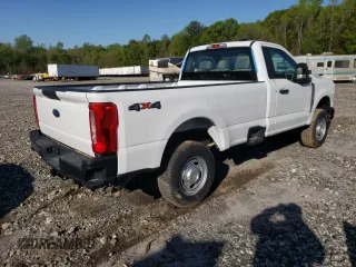 2023 Ford F-250 XL z VIN 1FTBF2BA5PED66929, wystawiony jako Copart lot #52190155 z przebiegiem Nie podano mil oraz Szkody całkowita. Historia ofert i sprzedaży dostępna na DreamBid. Obrazek 3.