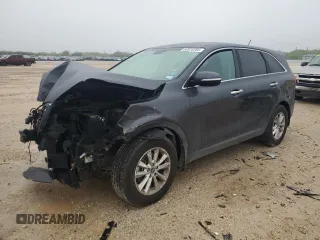 2019 Kia Sorento LX z VIN 5XYPG4A30KG457222, wystawiony jako Copart lot #50925265 z przebiegiem 84 464 mil mil oraz Szkoda całkowita • Salvage title. Historia ofert i sprzedaży dostępna na DreamBid. Obrazek 1.