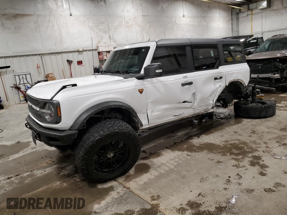 2022 Ford Bronco with VIN 1FMEE5DP2NLB30441, listed as a Copart auction lot 45985755 with 39,241 mi miles and Salvage Title. Bid and sale history available at DreamBid. Image 1.