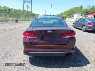 2016 Kia Optima EX z VIN 5XXGU4L37GG114750, wystawiony jako IAAI lot #42154903 z przebiegiem 97 625 mil mil oraz . Historia ofert i sprzedaży dostępna na DreamBid. Obrazek 17.