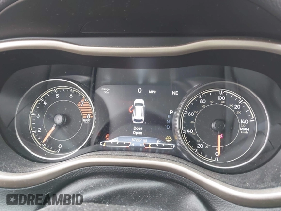 2017 Jeep Cherokee Limited with VIN 1C4PJMDS4HW597175, listed as a IAAI auction lot 41525358 with 87,227 mi miles. Bid and sale history available at carsss.com. Image 7.