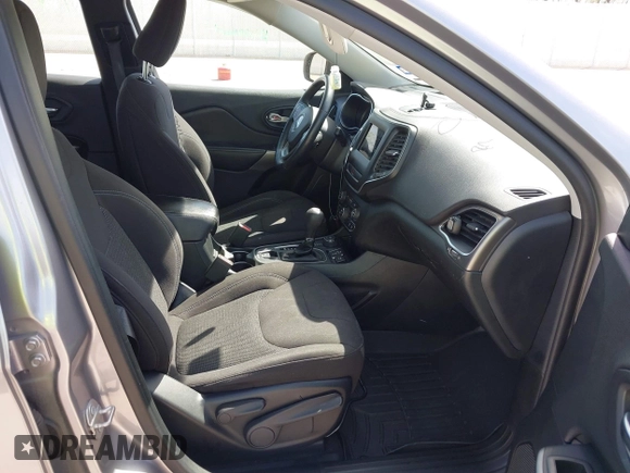 2019 Jeep Cherokee Latitude with VIN 1C4PJMCX4KD101856, listed as a IAAI auction lot 41828553 with 79,481 mi miles. Bid and sale history available at carsss.com. Image 5.