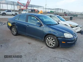 2010 Volkswagen Jetta Limited Edition с VIN 3VWRX7AJ9AM018530, выставлен на аукционе IAAI как лот 42389950 с пробегом 218 071 миль миль и . История ставок и продаж доступна на DreamBid. Изображение 1.