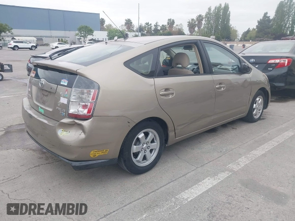 2005 Toyota Prius with VIN JTDKB20U350126328, listed as a IAAI auction lot 42098924 with 237,916 mi miles. Bid and sale history available at carsss.com. Image 4.