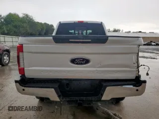2019 Ford F-250 XL with VIN 1FT7W2BT4KEF28520, listed as a Copart auction lot 61241005 with 211,934 mi miles and Clean title. Bid and sale history available at DreamBid. Image 6.