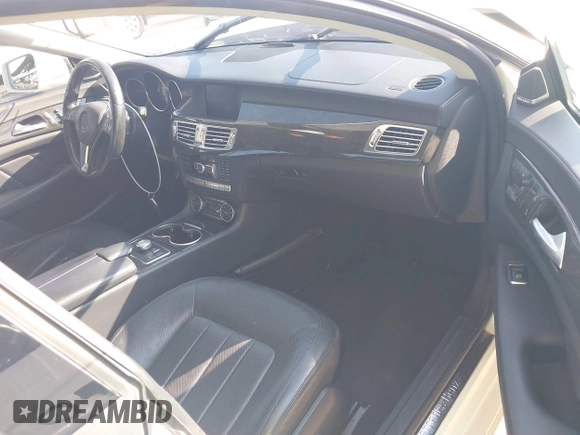 2014 Mercedes-Benz CLS-Class CLS 550 with VIN WDDLJ7DB9EA108235, listed as a IAAI auction lot 41425861 with 94,073 mi miles. Bid and sale history available at carsss.com. Image 5.