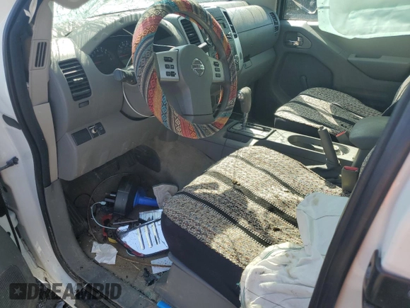 2015 Nissan Frontier S z VIN 1N6BD0CT8FN733537, wystawiony jako Copart lot #52552845 z przebiegiem Nie podano mil oraz Szkoda całkowita • Salvage title. Historia ofert i sprzedaży dostępna na DreamBid. Obrazek 8.