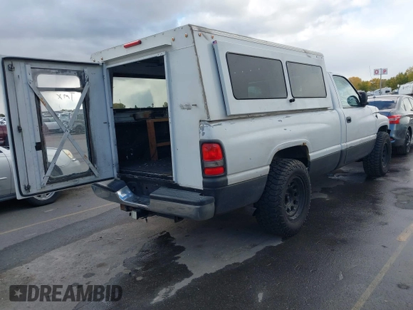 2001 Dodge 1500 z VIN 1B7HC16YX1S711028, wystawiony jako IAAI lot #40687353 z przebiegiem Nie podano mil oraz . Historia ofert i sprzedaży dostępna na DreamBid. Obrazek 4.