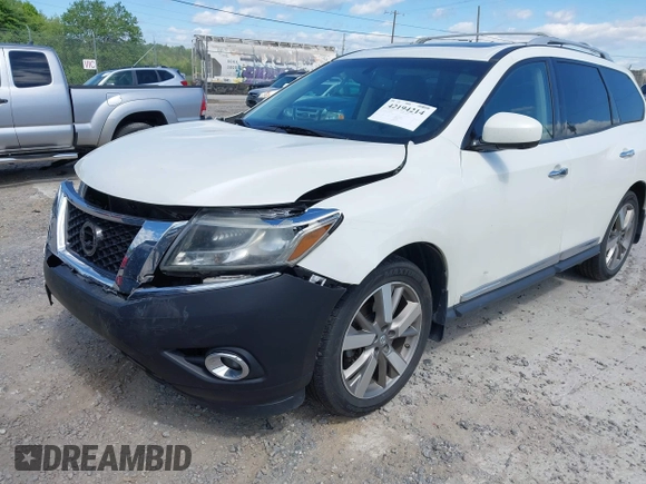 2015 Nissan Pathfinder Platinum z VIN 5N1AR2MM0FC613659, wystawiony jako IAAI lot #42194214 z przebiegiem 138 180 mil mil oraz . Historia ofert i sprzedaży dostępna na DreamBid. Obrazek 17.