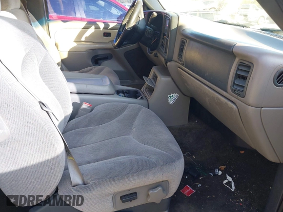 2001 Chevrolet Tahoe LS with VIN 1GNEC13T11R182692, listed as a IAAI auction lot 41511354 with 293,614 mi miles and . Bid and sale history available at DreamBid. Image 5.