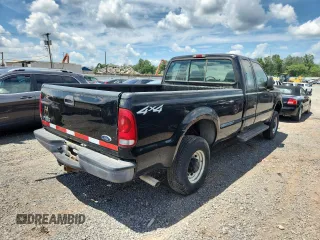 2004 Ford F-250 XL with VIN 1FTNX21L64EA61870, listed as a Copart auction lot 63971805 with 202,804 mi miles and Clean title. Bid and sale history available at DreamBid. Image 3.