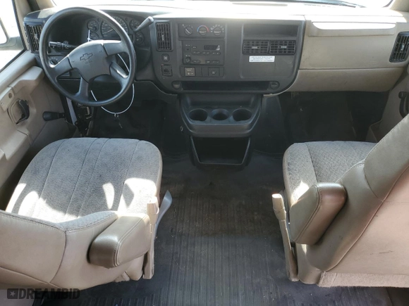 2007 Chevrolet Express Passenger with VIN 1GAHG39U171190748, listed as a Copart auction lot 43731365 with 177,389 mi miles and Clean Title. Bid and sale history available at carsss.com. Image 8.