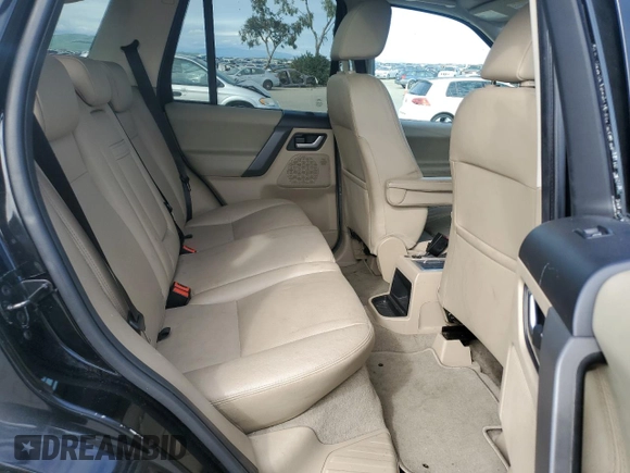 2010 Land Rover LR2 HSE z VIN SALFR2BN7AH185745, wystawiony jako Copart lot #47870395 z przebiegiem 175 661 mil mil oraz Szkoda całkowita • Salvage title. Historia ofert i sprzedaży dostępna na DreamBid. Obrazek 11.