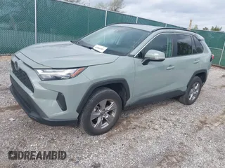 2022 Toyota RAV4 XLE with VIN 2T3P1RFV0NW270223, listed as a IAAI auction lot 41884581 with 20,832 mi miles. Bid and sale history available at carsss.com. Image 2.