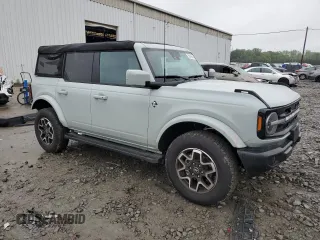 2024 Ford Bronco Outer Banks z VIN 1FMDE8BHXRLA92990, wystawiony jako Copart lot #56416545 z przebiegiem 4 366 mil mil oraz Szkoda całkowita • Salvage title. Historia ofert i sprzedaży dostępna na DreamBid. Obrazek 4.
