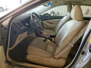 2010 Lexus ES 330 z VIN JTHBK1EG2A2409751, wystawiony jako Copart lot #57154485 z przebiegiem 103 033 mil mil oraz Szkoda całkowita • Salvage title. Historia ofert i sprzedaży dostępna na DreamBid. Obrazek 7.