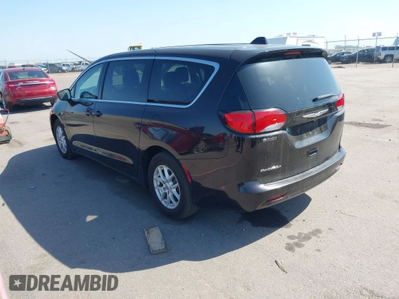 2017 Chrysler Pacifica Touring with VIN 2C4RC1DG7HR695171, listed as a IAAI auction lot 42230782 with 114,273 mi miles and . Bid and sale history available at DreamBid. Image 3.