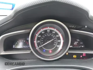 2015 Mazda 3 i SV z VIN JM1BM1T77F1251936, wystawiony jako IAAI lot #42124495 z przebiegiem 82 805 mil mil oraz . Historia ofert i sprzedaży dostępna na DreamBid. Obrazek 7.