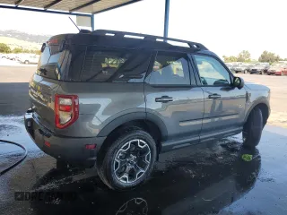 2025 Ford Bronco Sport Outer Banks with VIN 3FMCR9CN9SRE65633, listed as a Copart auction lot 64436915 with 2,888 mi miles and Clean title. Bid and sale history available at DreamBid. Image 3.