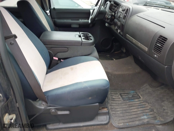 2007 Chevrolet Silverado 1500 LT w/1LT with VIN 3GCEK13C17G508138, listed as a IAAI auction lot 41898585 with 277,736 mi miles. Bid and sale history available at carsss.com. Image 5.