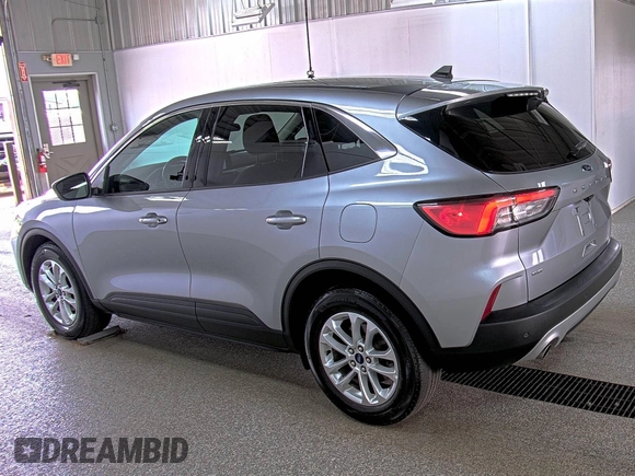 2022 Ford Escape SE z VIN 1FMCU0G61NUB33373, wystawiony jako IAAI lot #42791529 z przebiegiem 56 067 mil mil oraz . Historia ofert i sprzedaży dostępna na DreamBid. Obrazek 16.