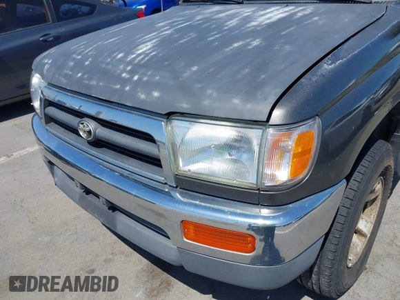 1998 Toyota 4Runner SR5 z VIN JT3GN86RXW0084099, wystawiony jako IAAI lot #42289061 z przebiegiem 213 688 mil mil oraz . Historia ofert i sprzedaży dostępna na DreamBid. Obrazek 6.