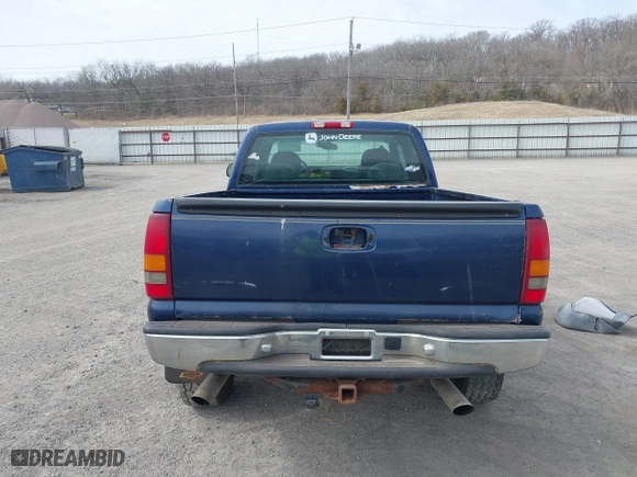 1999 Chevrolet Silverado 1500 LT with VIN 1GCEK19T3XE123498, listed as a IAAI auction lot 41801019 with 213,646 mi miles. Bid and sale history available at carsss.com. Image 17.
