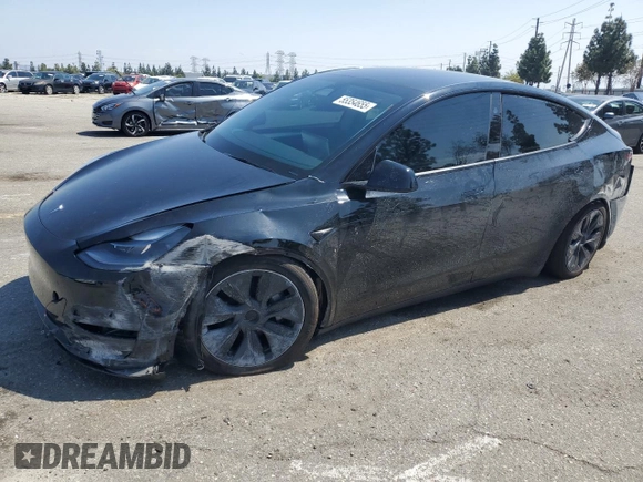2024 Tesla Model Y z VIN 7SAYGDED8RF123516, wystawiony jako Copart lot #55354655 z przebiegiem 12 521 mil mil oraz Szkoda całkowita • Salvage title. Historia ofert i sprzedaży dostępna na DreamBid. Obrazek 1.