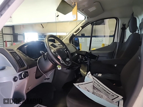 2015 Ford Transit Cargo z VIN 1FTNR1ZM8FKA45398, wystawiony jako IAAI lot #42521006 z przebiegiem 111 526 mil mil oraz . Historia ofert i sprzedaży dostępna na DreamBid. Obrazek 11.