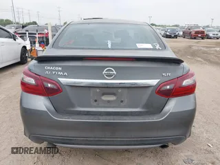 2017 Nissan Altima SL z VIN 1N4AL3AP7HC249081, wystawiony jako IAAI lot #42267925 z przebiegiem 95 529 mil mil oraz . Historia ofert i sprzedaży dostępna na DreamBid. Obrazek 16.