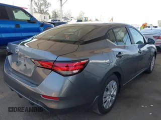 2025 Nissan Sentra S z VIN 3N1AB8BV9SY308821, wystawiony jako IAAI lot #42367623 z przebiegiem 2 098 mil mil oraz . Historia ofert i sprzedaży dostępna na DreamBid. Obrazek 4.
