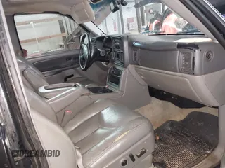 2003 Chevrolet Suburban LS z VIN 1GNFK16T93J211098, wystawiony jako IAAI lot #41494713 z przebiegiem 366 222 mil mil oraz . Historia ofert i sprzedaży dostępna na DreamBid. Obrazek 5.
