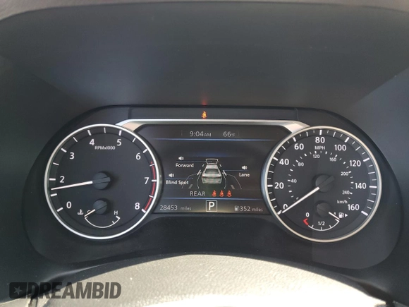2024 Nissan Sentra SV with VIN 3N1AB8CV3RY352788, listed as a Copart auction lot 54801595 with 28,453 mi miles and Clean Title. Bid and sale history available at DreamBid. Image 9.