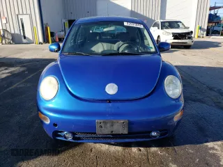 2004 Volkswagen New Beetle Coupe GLS with VIN 3VWCK31C84M416945, listed as a Copart auction lot 82093044 with 110,090 mi miles and Salvage Title. Bid and sale history available at carsss.com. Image 5.