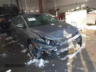 2017 Hyundai Elantra SE z VIN 5NPD74LF0HH038380, wystawiony jako IAAI lot #41249321 z przebiegiem 131 195 mil mil oraz . Historia ofert i sprzedaży dostępna na DreamBid. Obrazek 1.