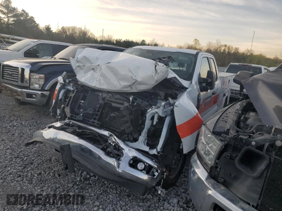 2024 Ford F-350 z VIN 1FT8X3AA0REF17323, wystawiony jako Copart lot #50210635 z przebiegiem 4 180 mil mil oraz Szkoda całkowita • Salvage title. Historia ofert i sprzedaży dostępna na DreamBid. Obrazek 1.