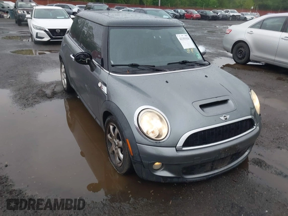 2010 MINI Hardtop S with VIN WMWMF7C52ATZ69781, listed as a IAAI auction lot 42181620 with 80,967 mi miles and . Bid and sale history available at DreamBid. Image 17.