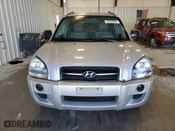 2005 Hyundai Tucson GL with VIN KM8JM12B35U121226, listed as a Copart auction lot 73938804 with 211,162 mi miles and Non Repairable. Bid and sale history available at carsss.com. Image 5.